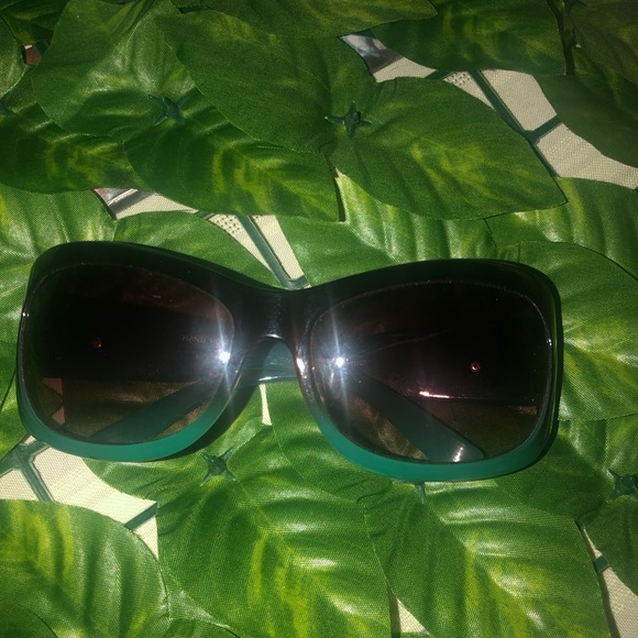 Gorgeous Turquoise Sunglasses with Silver Embellished Sides - Picture 9 of 9
